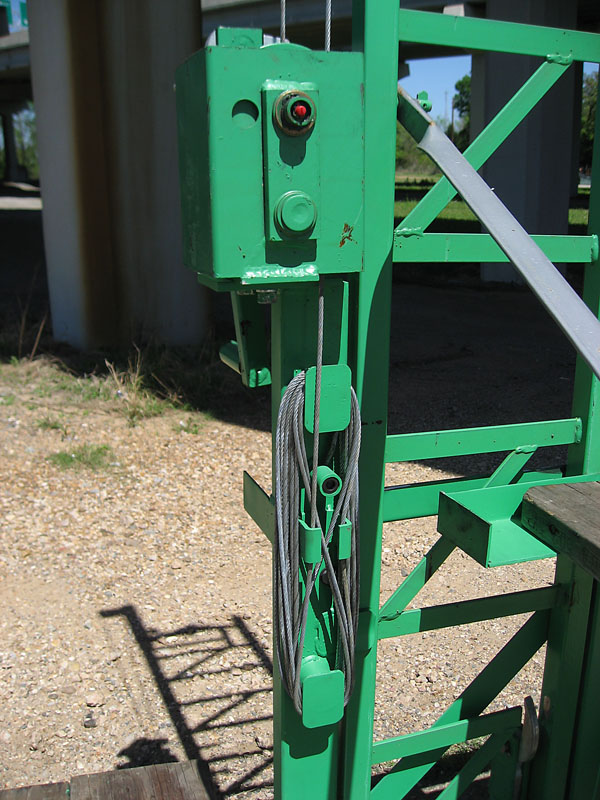 Standard-Duty wind off cable cleats