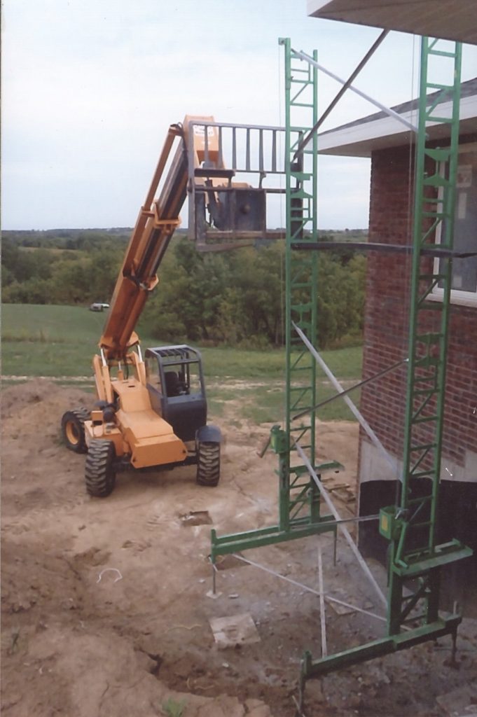 Standard-Duty adjustable mason scaffolding