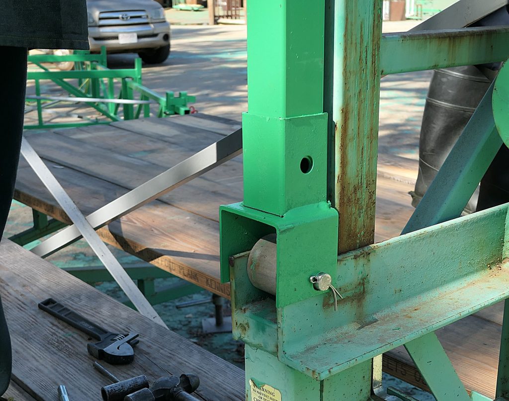 Winter Enclosure System for crank-up masonry scaffolding