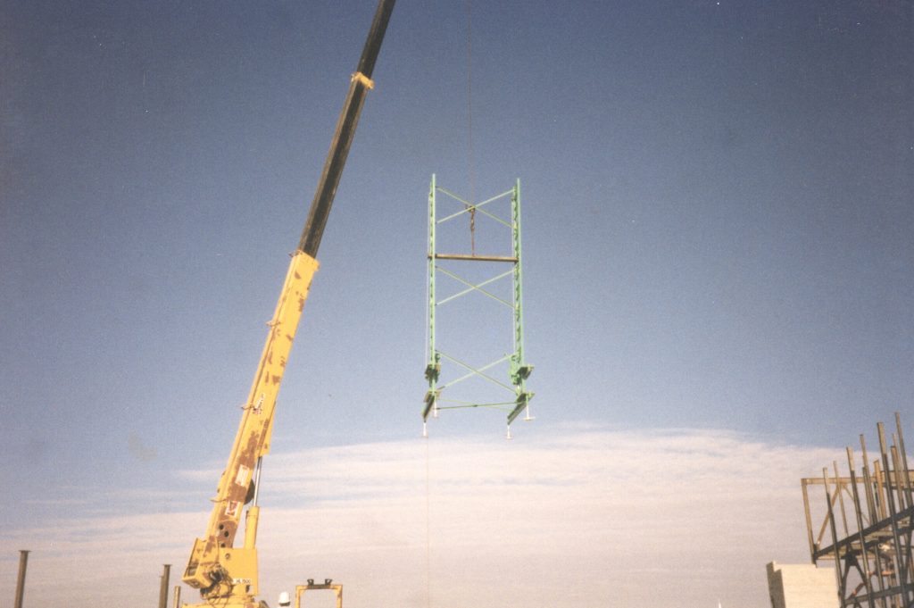 adjustable masonry scaffold