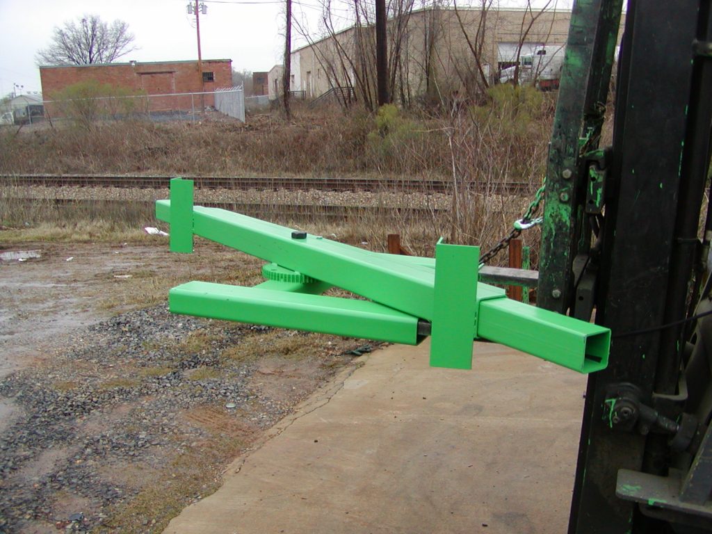 Swivel Forklift Bar for elevating scaffolding