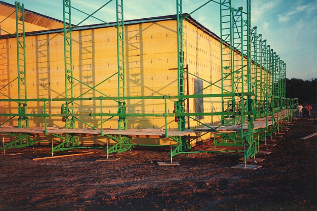 Non-Stop Heavy-Duty wall scaffolding