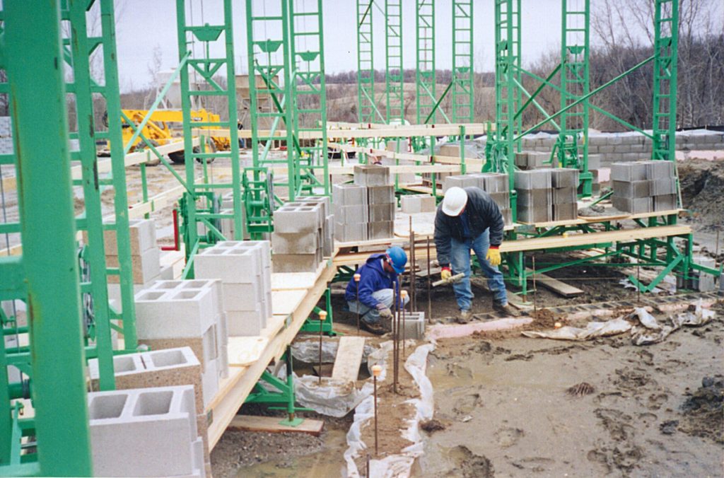 Non-Stop wall scaffolding